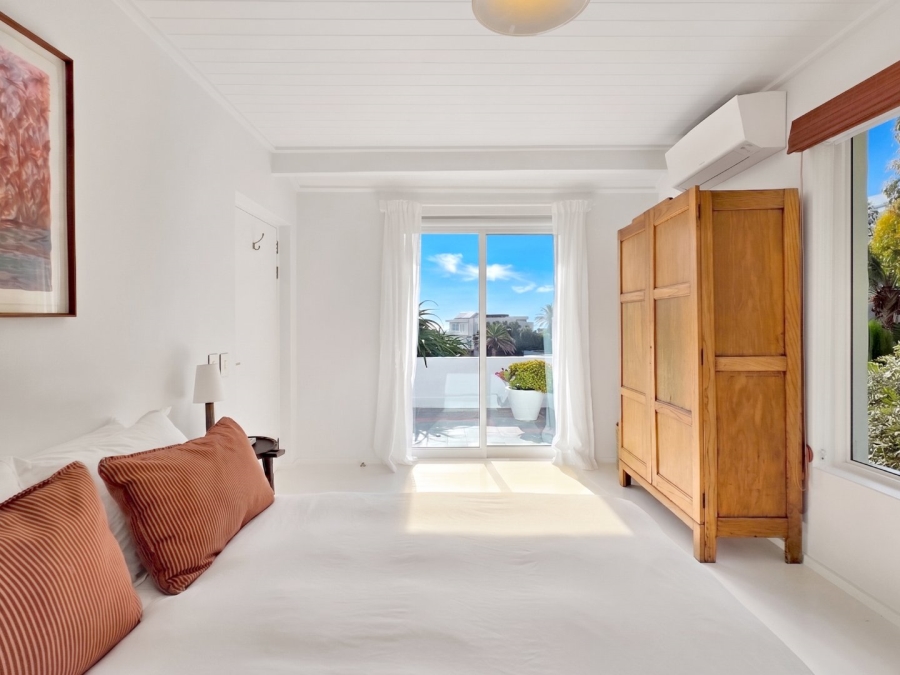 To Let 7 Bedroom Property for Rent in Bantry Bay Western Cape